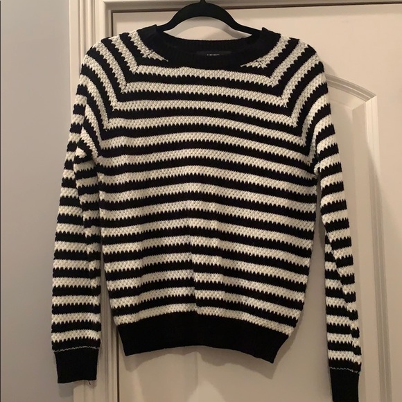 Forever 21 Sweaters - Size Small Forever 21 Black/White Knit Sweater